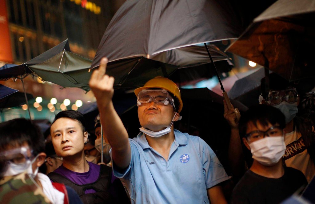 Protesty w Gonkonge 3 Новые столкновения демонстрантов с полицией в Гонконге