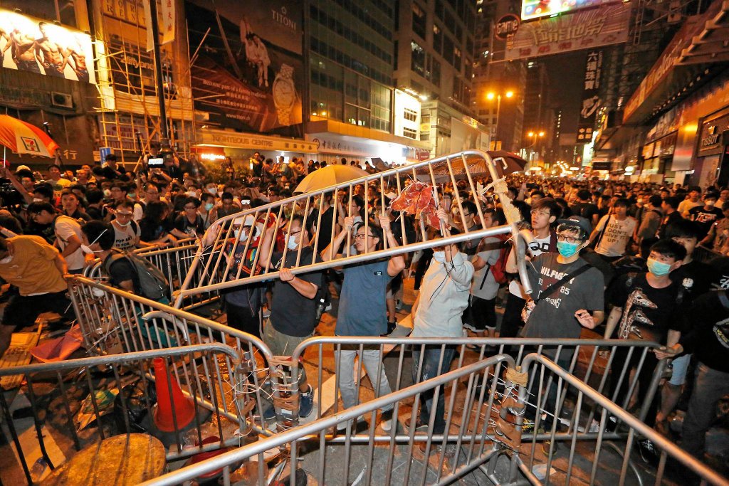 Protesty w Gonkonge 8 Новые столкновения демонстрантов с полицией в Гонконге