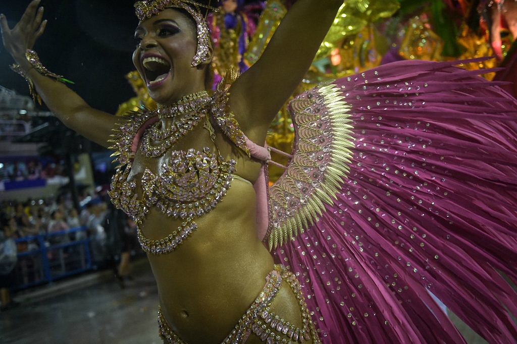 Горячие бразильские танцорки-13