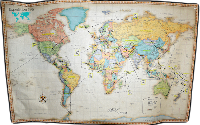 10. А это карта ее путешествий по всему миру.