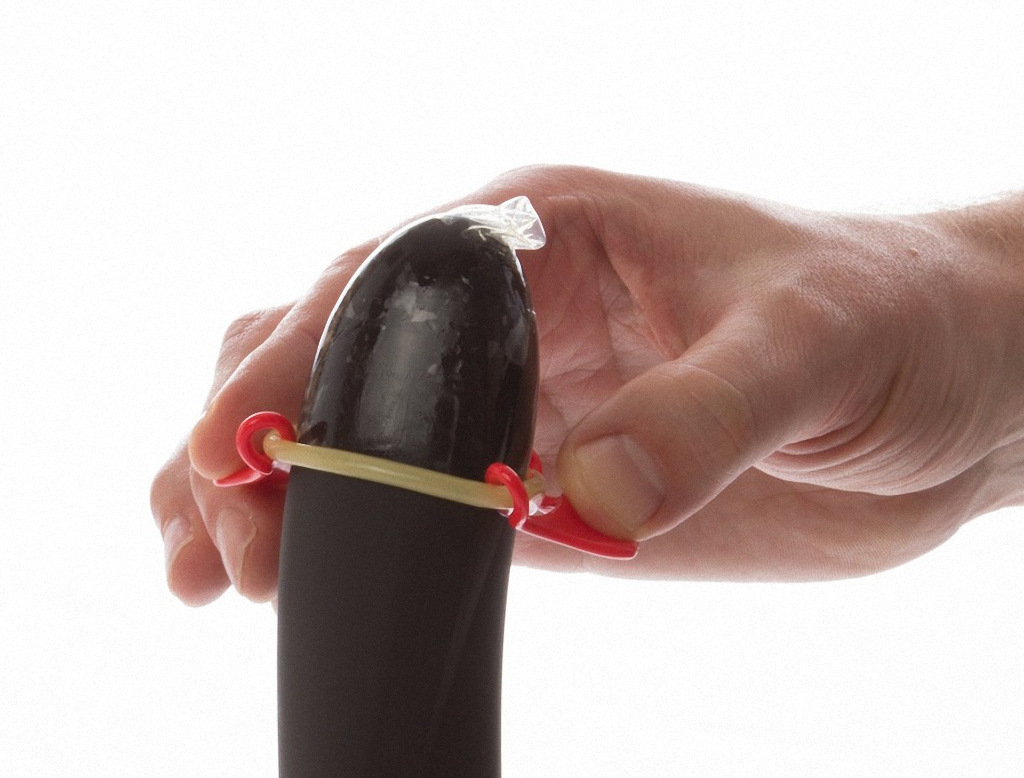 лучшее изобретение года презерватив с крылышками-2