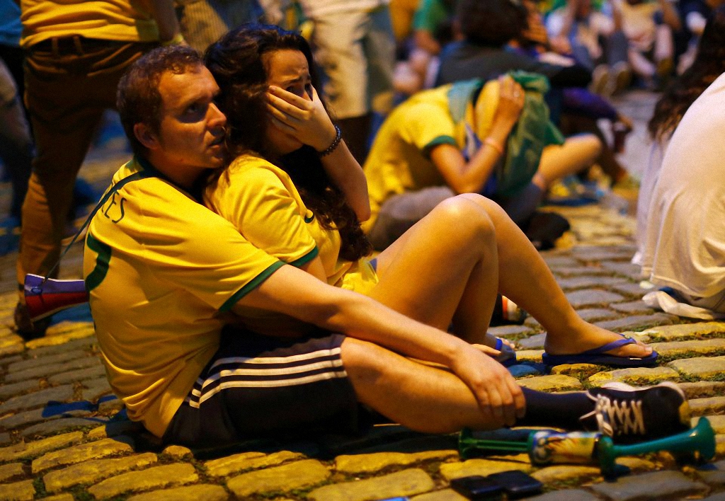 Бразилия утопает в слезах-13