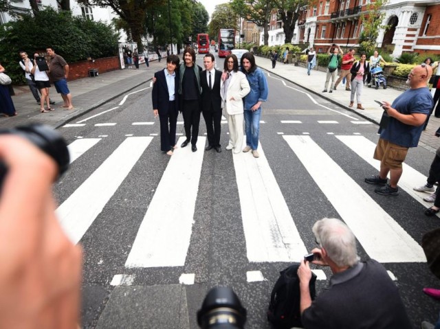 Beatles фото на пешеходном переходе