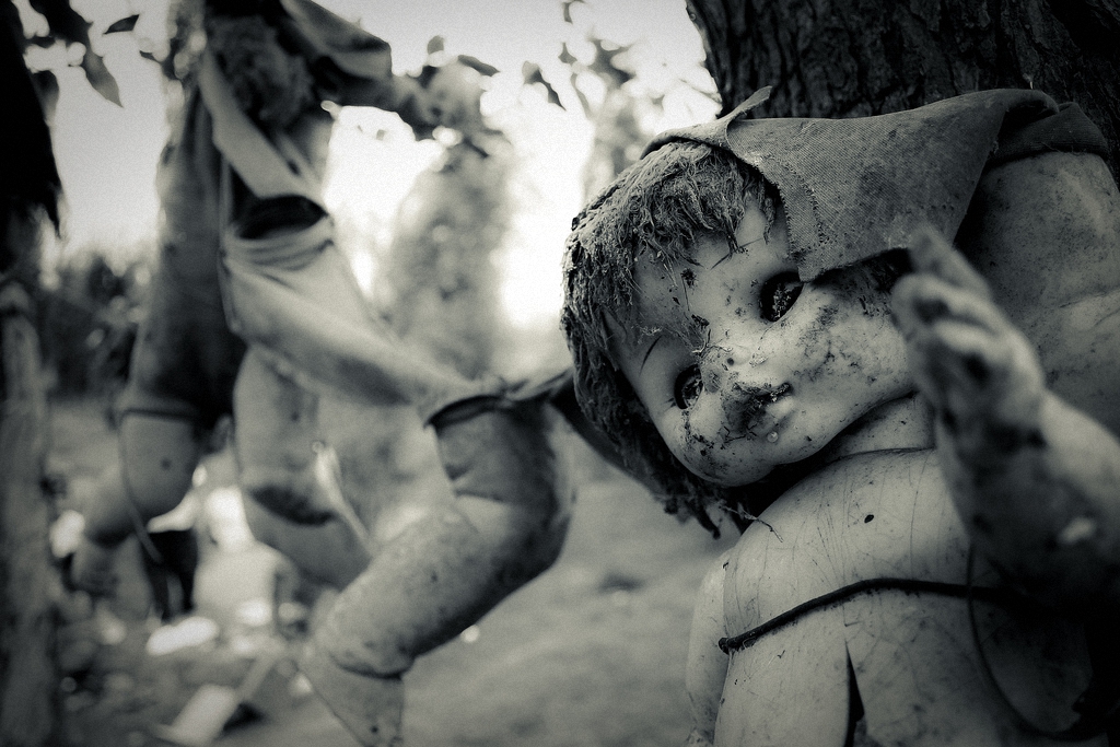 Остров кукол родом из фильма ужасов-15