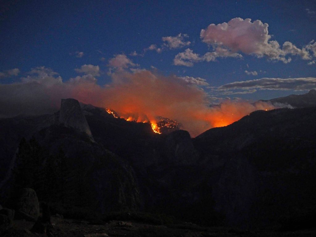 Пожар в национальном парке Йосемити-12