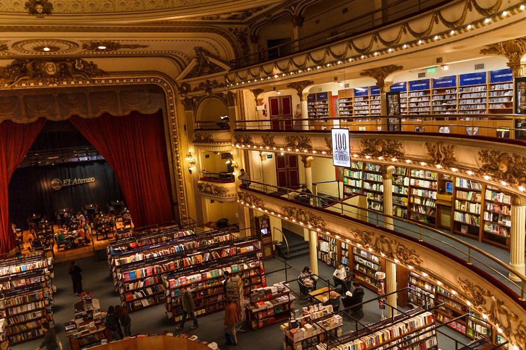 Самый красивый книжный магазин в мире-10