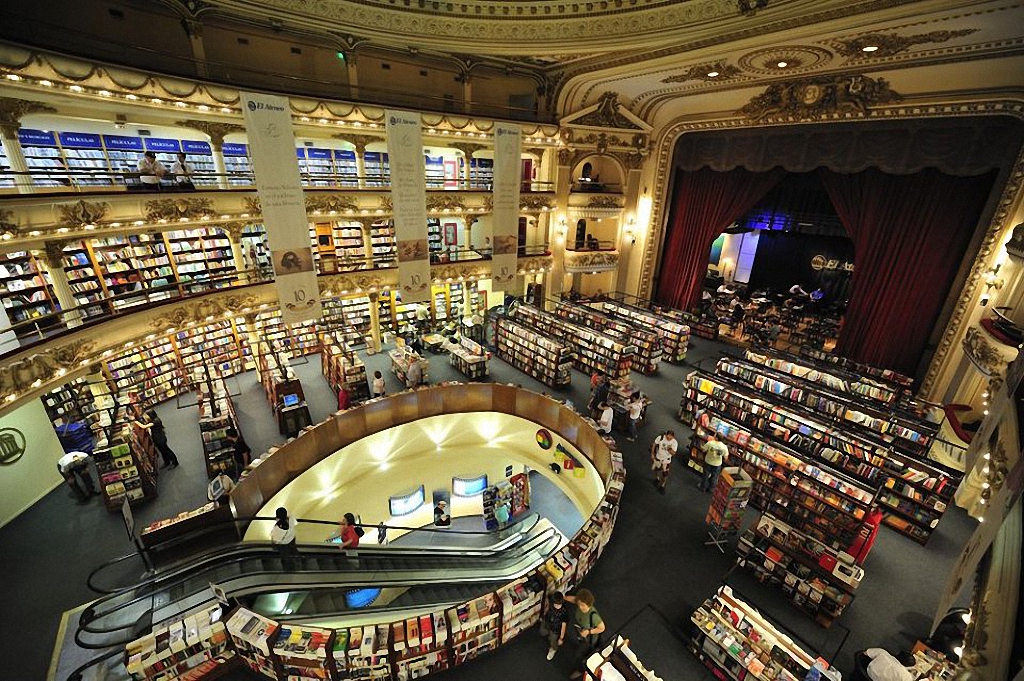 Самый красивый книжный магазин в мире-11