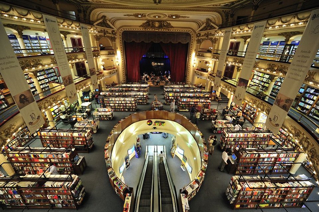 Самый красивый книжный магазин в мире-12