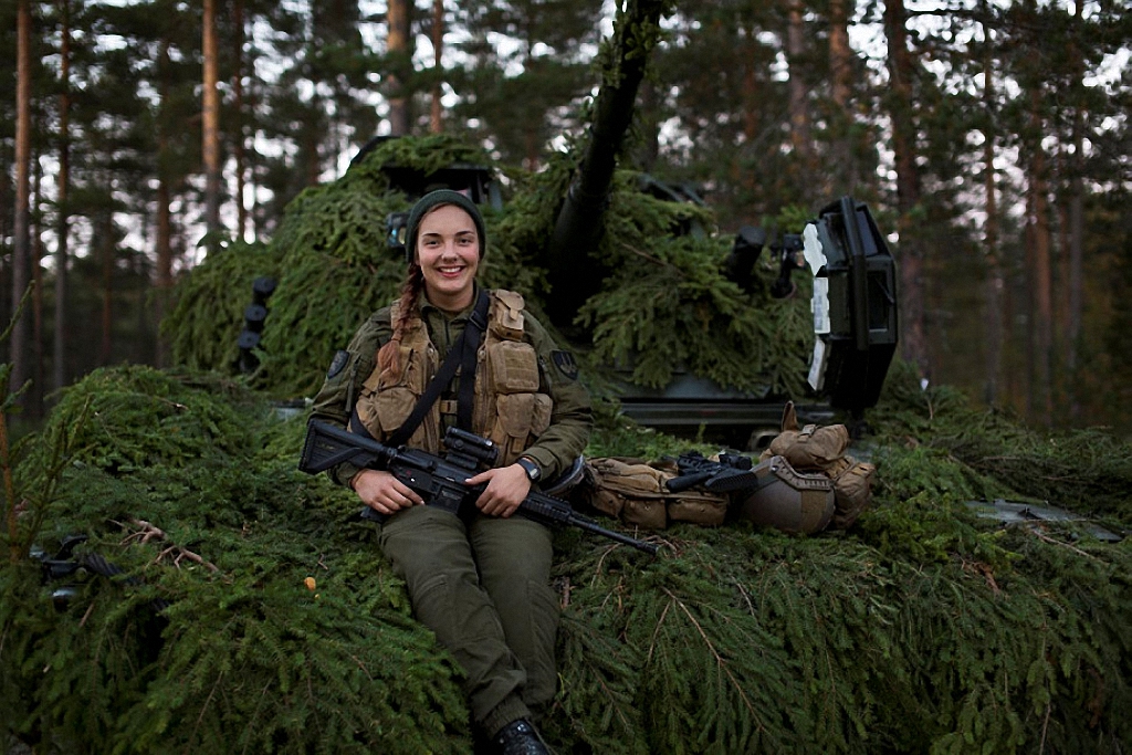 Прекрасная половина норвежской армии-9