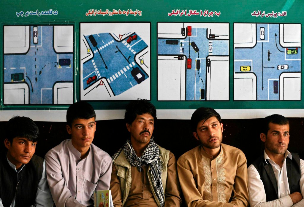 Как получают водительские права в Кабуле-1