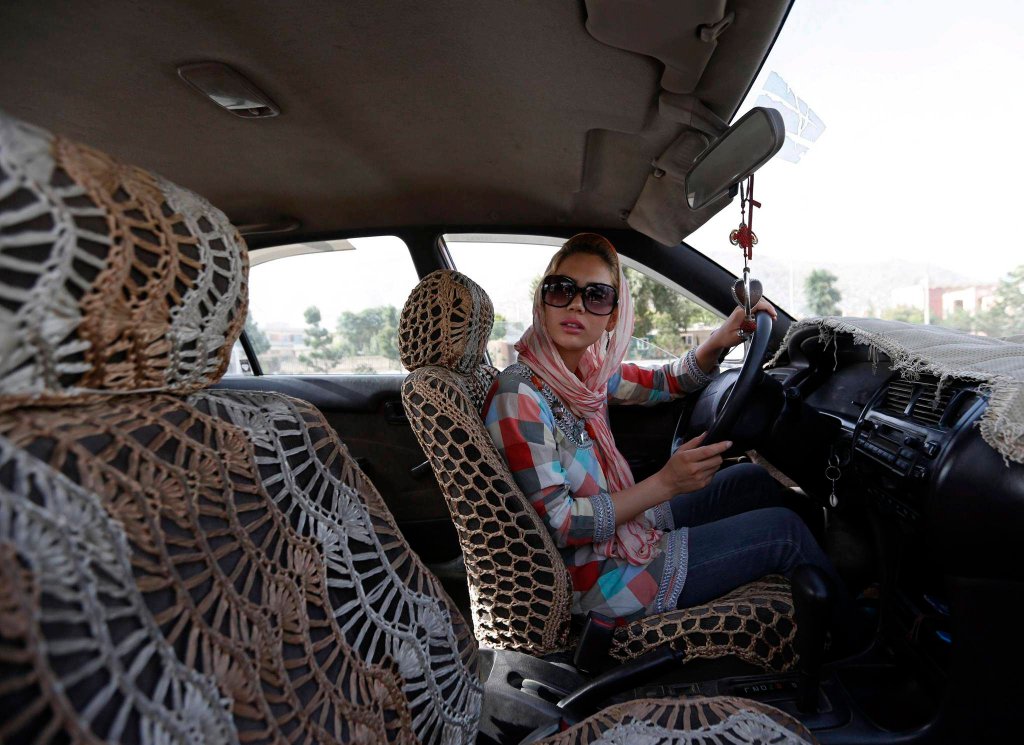 Как получают водительские права в Кабуле-14