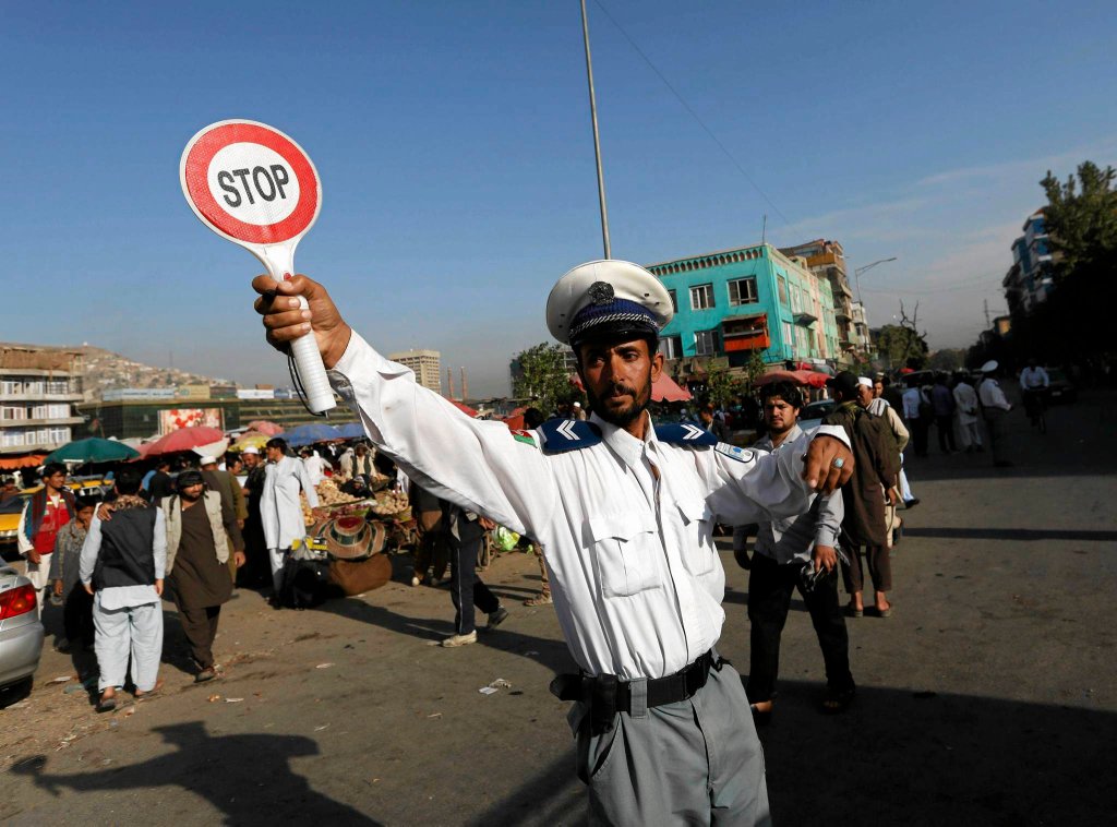 Как получают водительские права в Кабуле-21