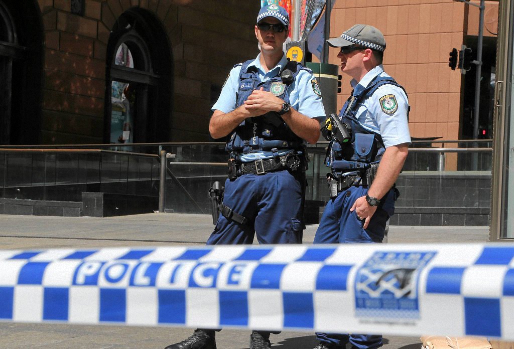 Захвачены заложники в кафе в Сиднее-8