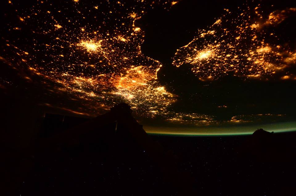 Как выглядят города из космоса-15