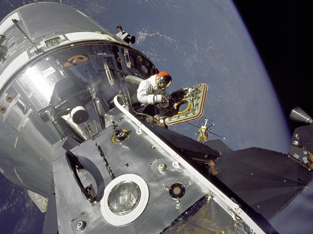 50 лет космических прогулок НАСА 6