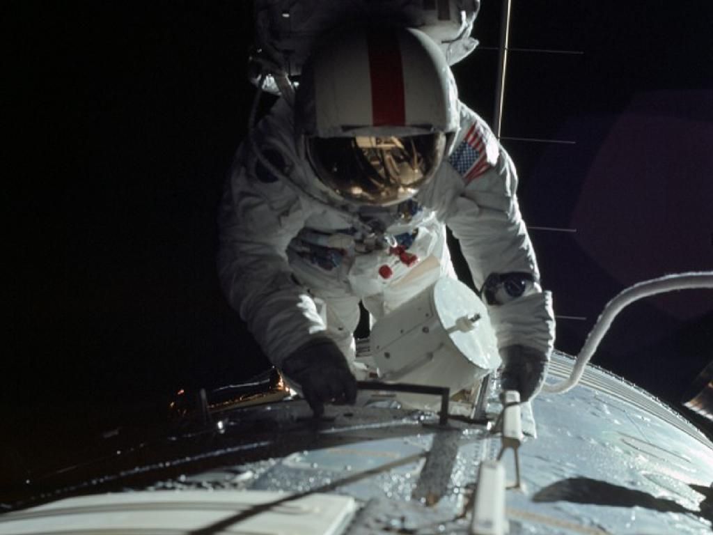 50 лет космических прогулок НАСА 7