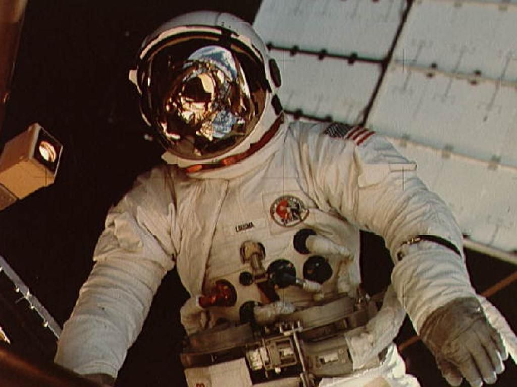 50 лет космических прогулок НАСА 8