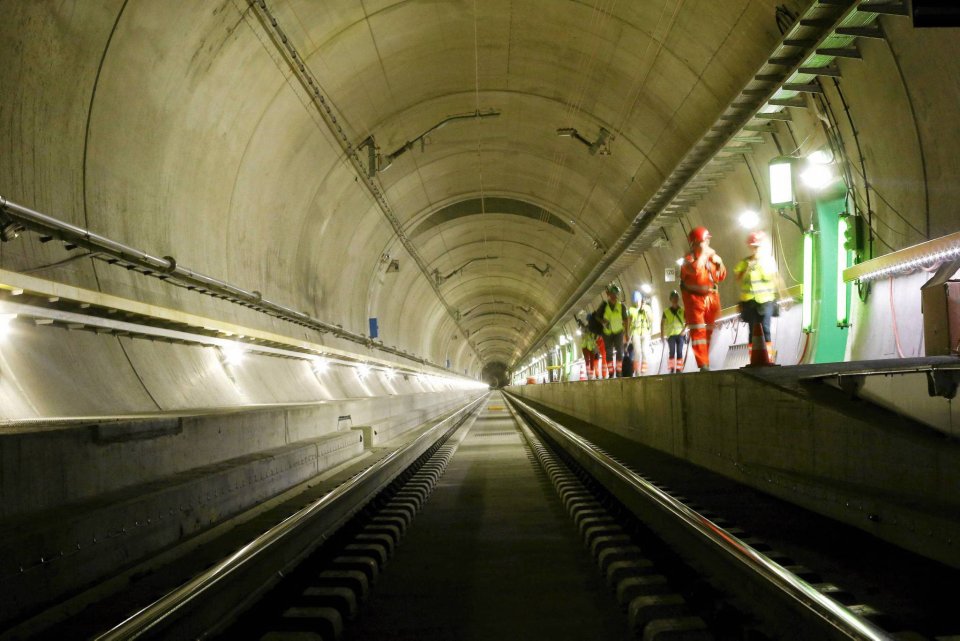 Готтард - самый длинный туннель в мире-5