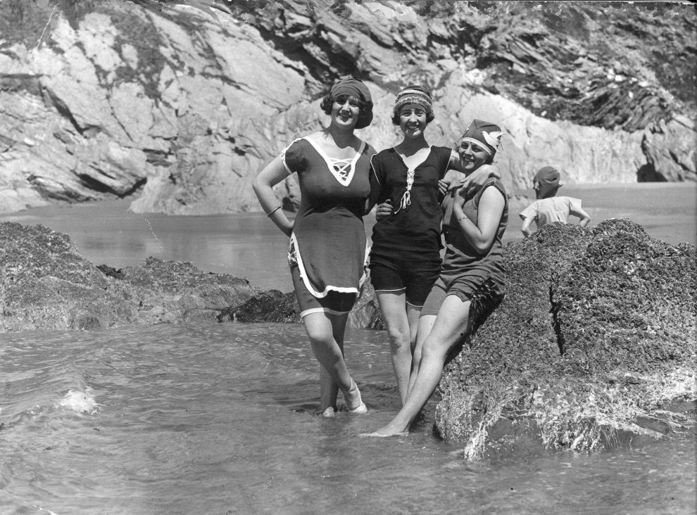 Как отдыхали на пляжах в начале XX века-25
