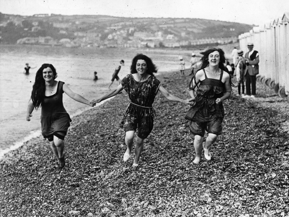 Как отдыхали на пляжах в начале XX века-29