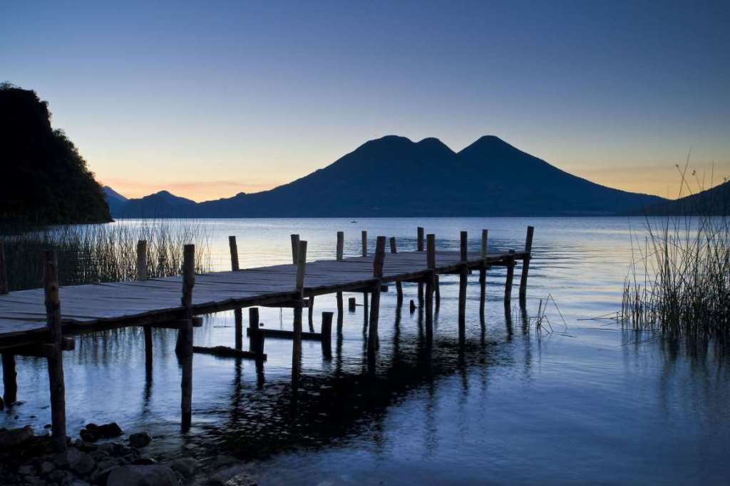 Самые красивые вулканические озера мира-6