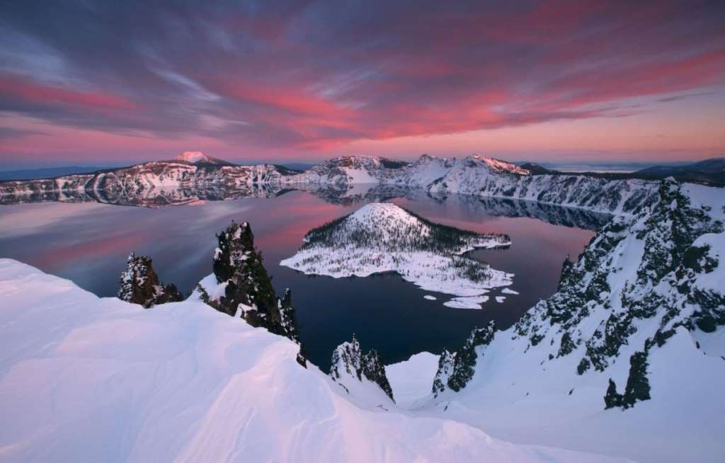 Самые красивые вулканические озера мира-8