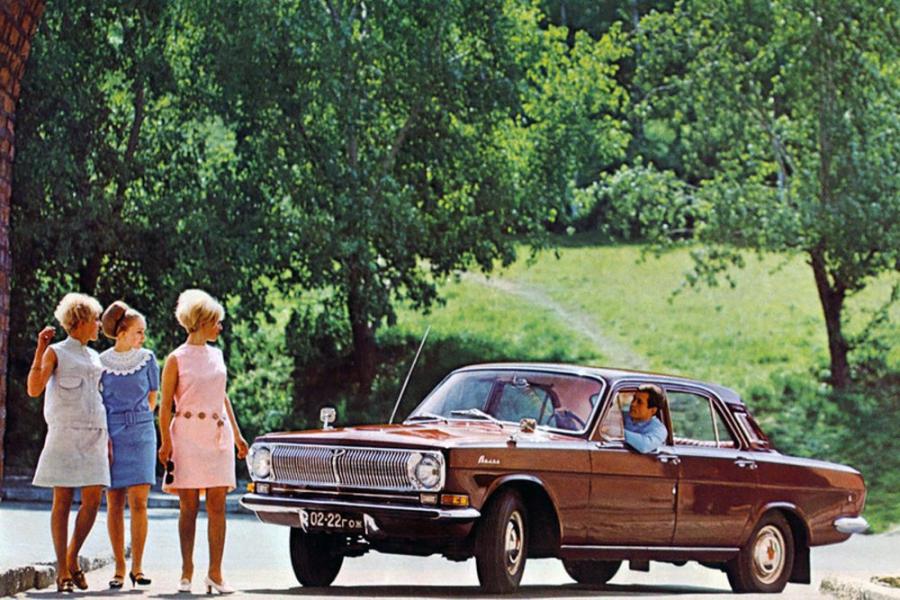 как СССР рекламировал автомобили-18