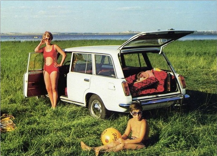 как СССР рекламировал автомобили-8