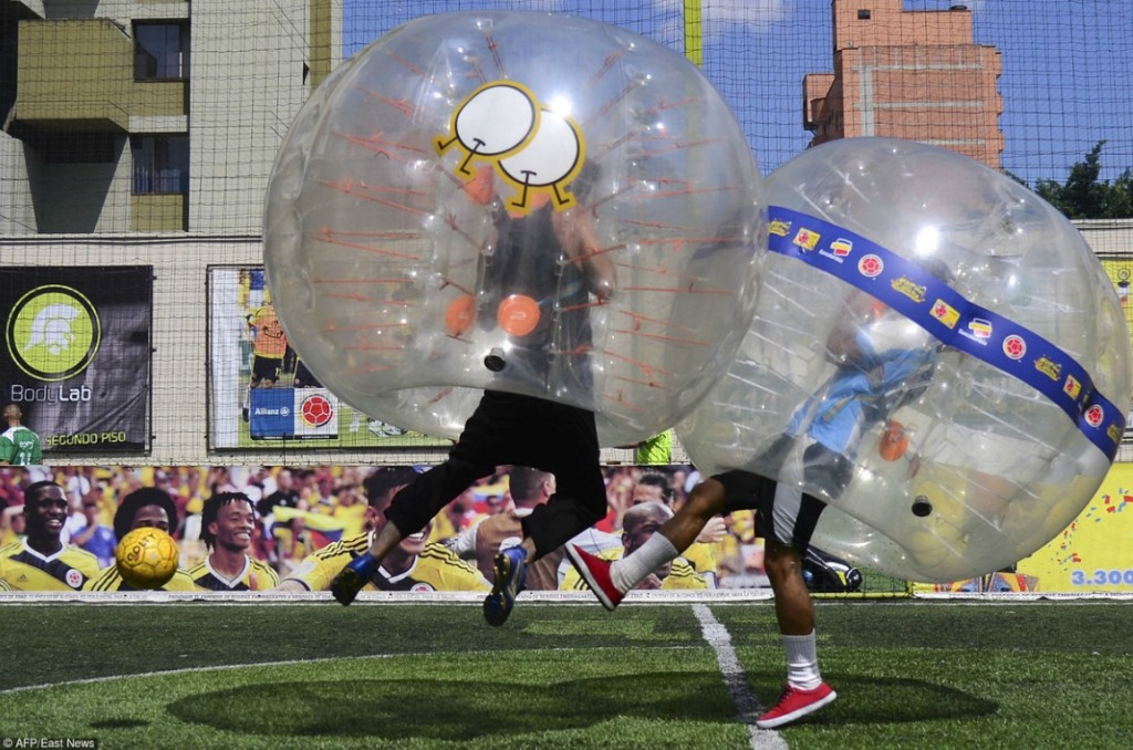 Футбол в пузырях 4