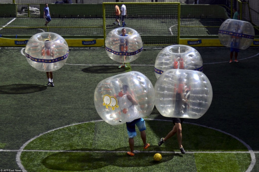 Футбол в пузырях 5