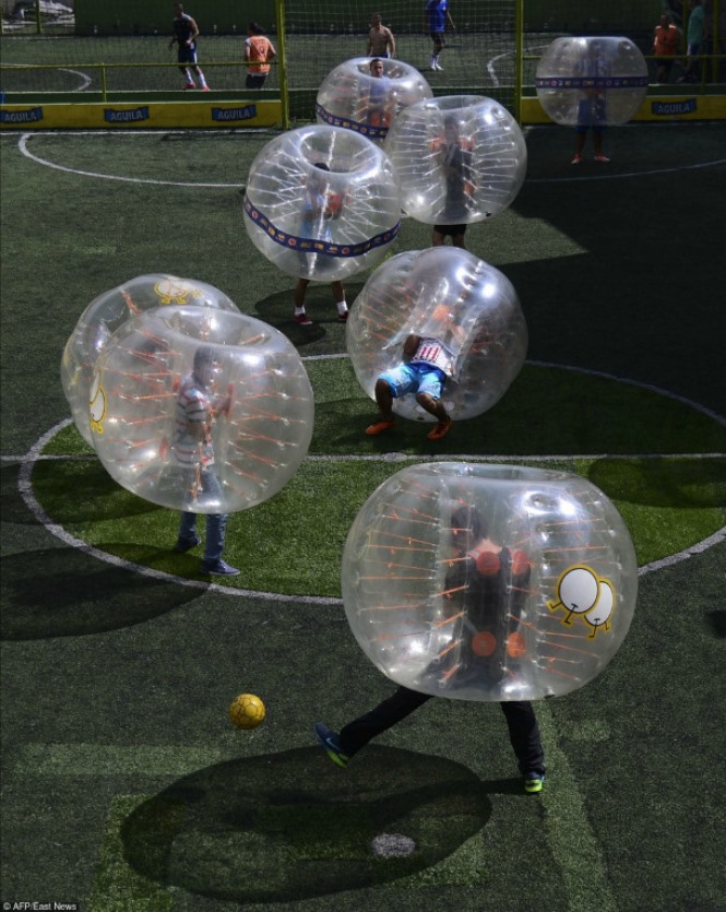 Футбол в пузырях 8