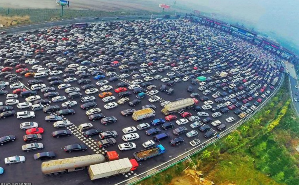 Гигантская автомобильная пробка в Китае-1