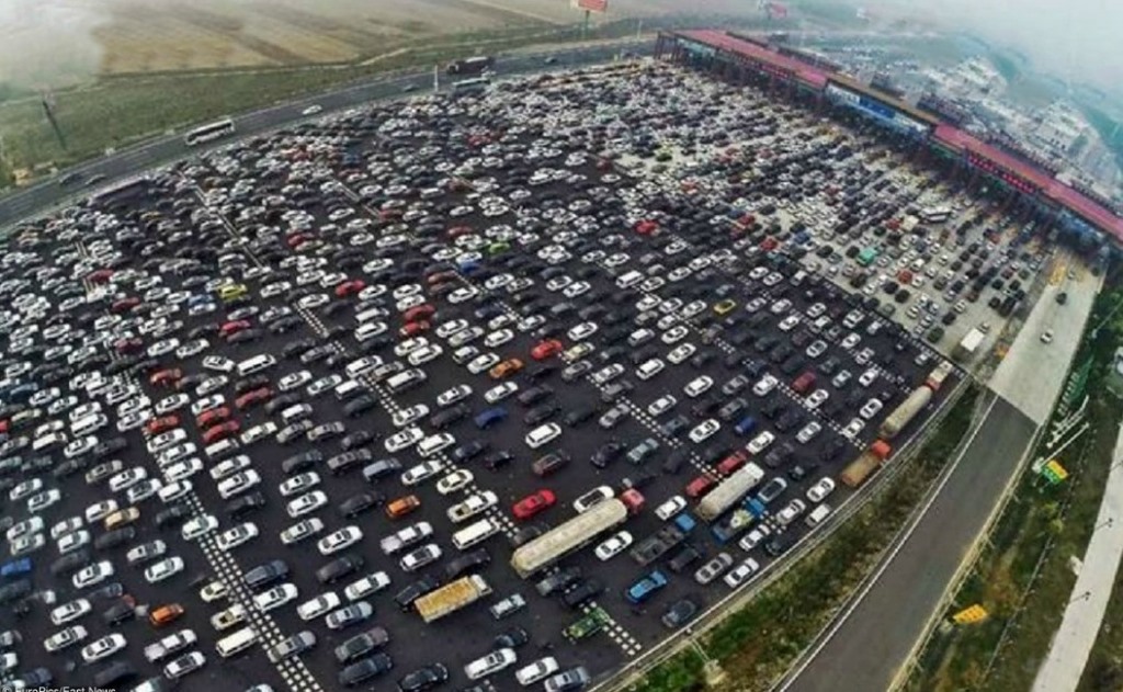 Гигантская автомобильная пробка в Китае-8