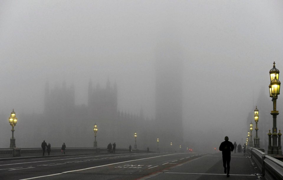 Лондон окутанный туманом-11
