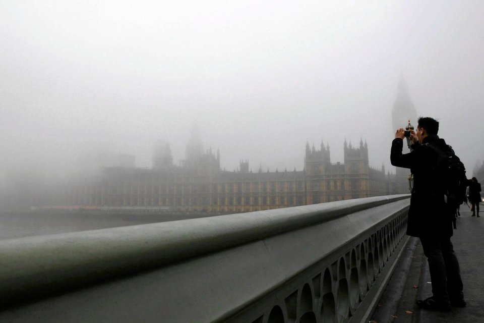 Лондон окутанный туманом-5