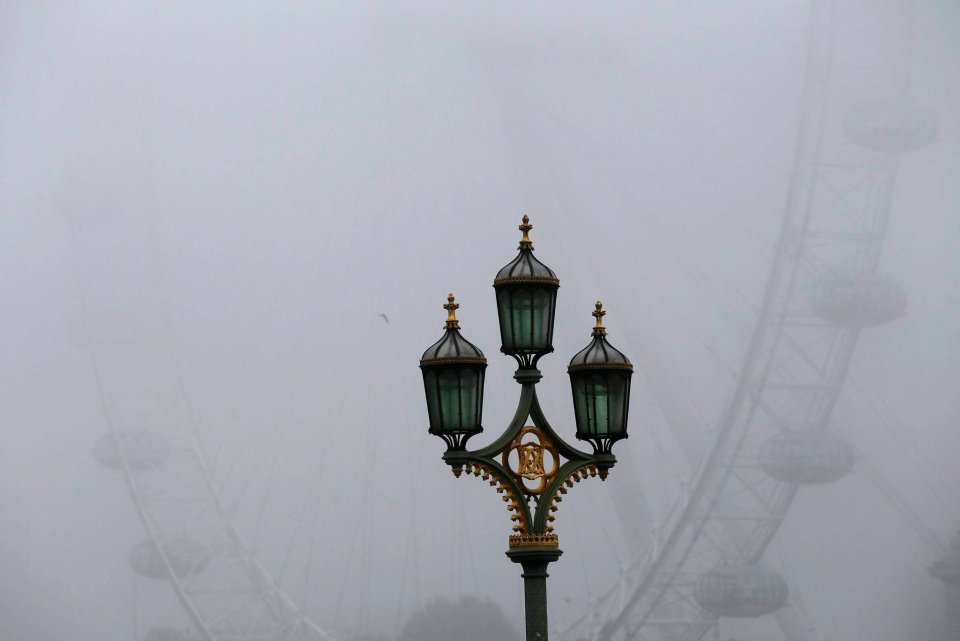 Лондон окутанный туманом-6
