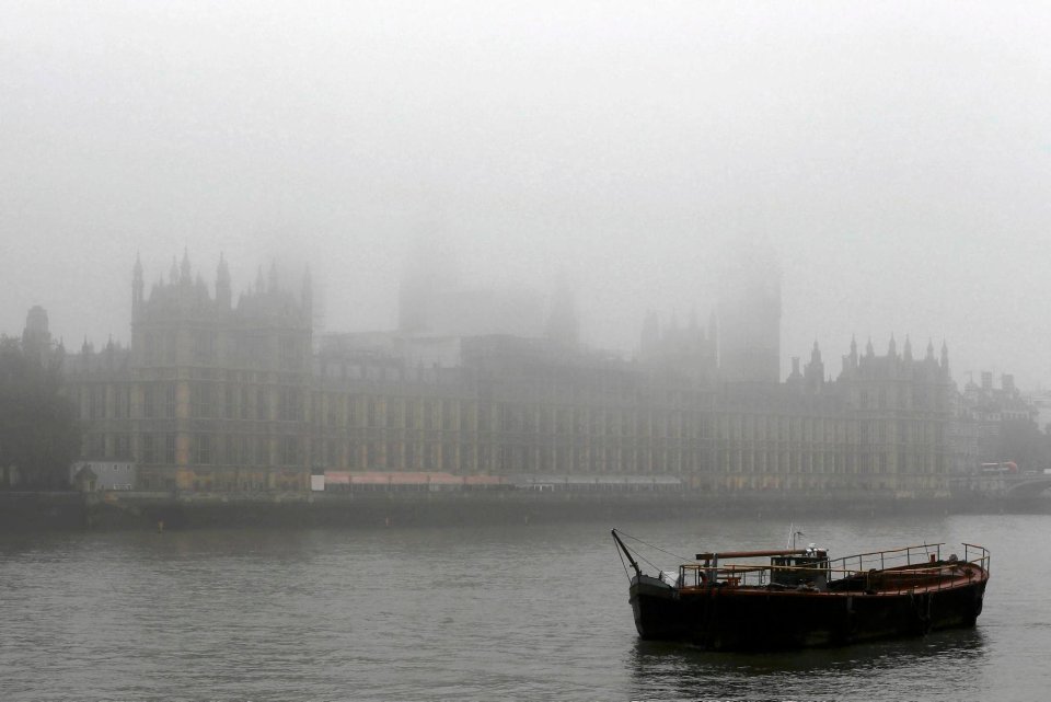 Лондон окутанный туманом-9