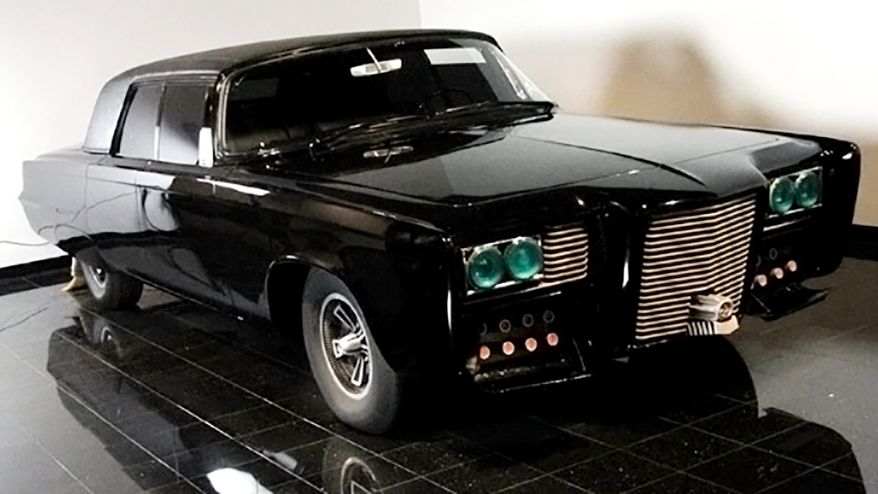 Chrysler Imperial 1966 - х/ф "Зелёный Шершень"