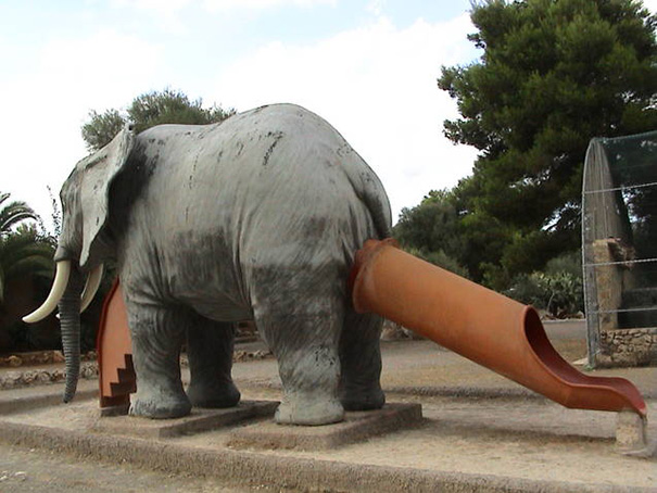 3. Детская горка – слон. Кто придумал эту конструкцию?