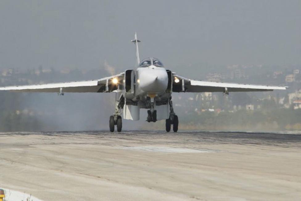 5. Тот самый Су-24 на авиабазе в Сирии 7 ноября. 