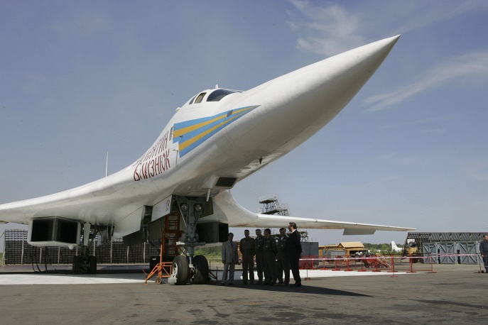 10. Ту-160 является крупнейшим в мире боевой самолет и крупнейший сверхзвуковым самолетом. Сегодня Ту-160 задействован в военной операции России в Сирии. 