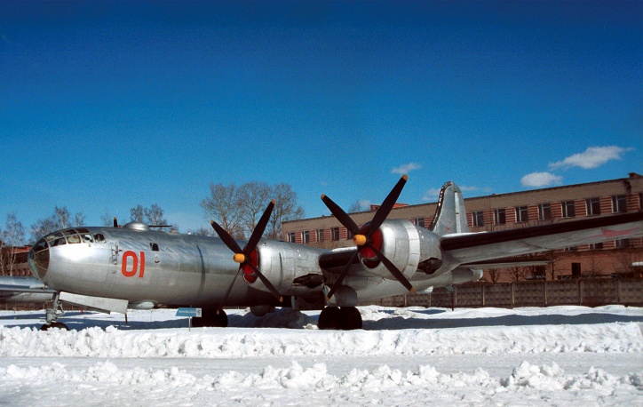 4. Ту-4А был первым советским самолетом-носителем ядерного оружия. 