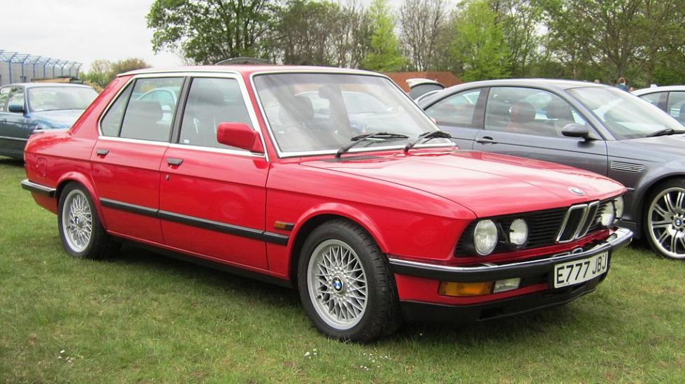 3. 1988 BMW M5.