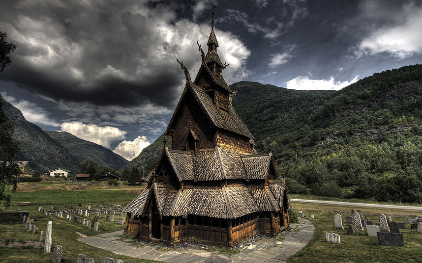 2. Ставкирка в Боргунне, Норвегия. Одна из самых древних церквей. 