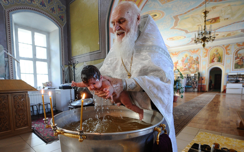 26. Крещение ребенка, село Константиново, Россия.
