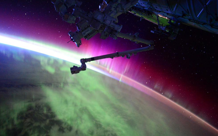 31. Северное сияние с МКС, сфотографированное астронавтом Скоттом Келли.
