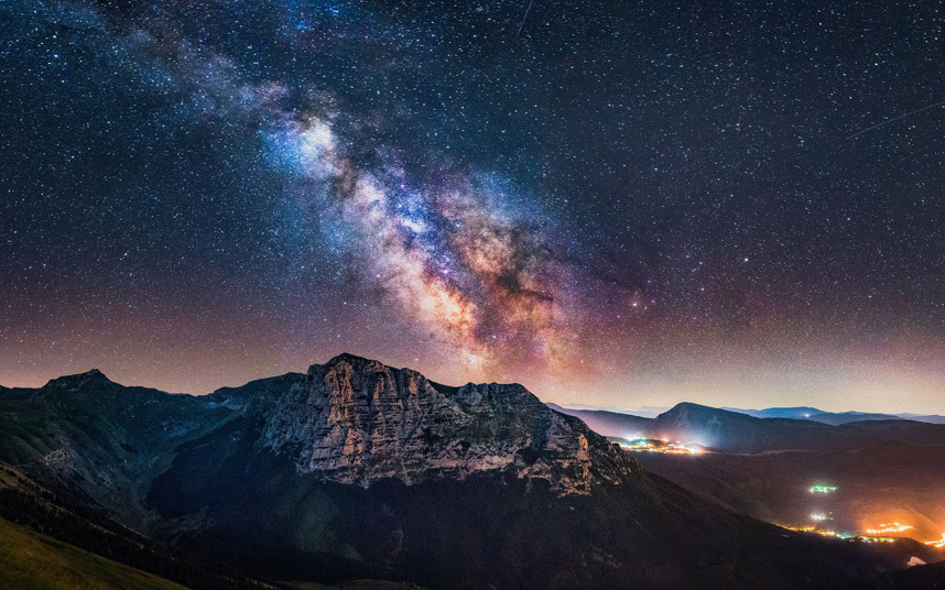 18. Млечный Путь в горах Уссита, Италия. Фото: Алессио Андреани.