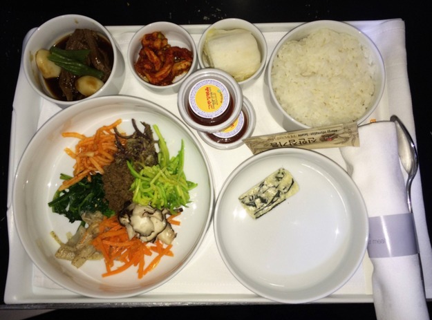 8. Корейские авиалинии - ужин в бизнес-классе. 