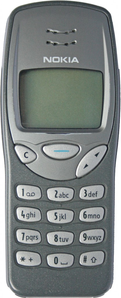 18. Классическая Nokia 3210 поступила в продажу в 1999 году. Для многих людей этот телефон стал первым.
