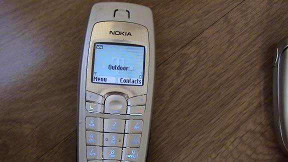 6. Nokia 6010 вышедшая в 2004 году. Еще один популярный мобильник от финской фирмы.